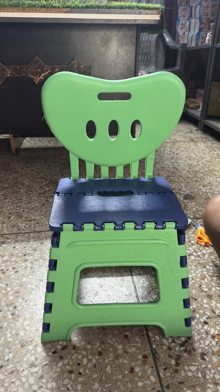 Portable Children’s Writing Chair – Foldable, Lightweight & Space-Saving
