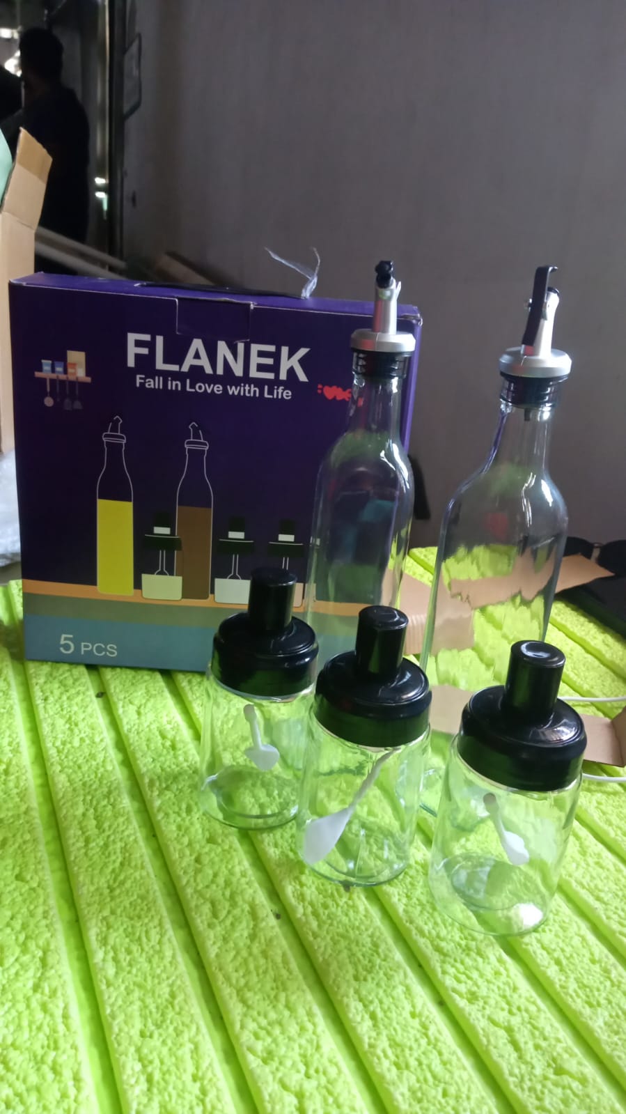 Glass Oil Dispenser & Spice Jar Set (5 Pc Set) – 2 x 500ML Oil Bottles + 3 x 250ML Spice Containers