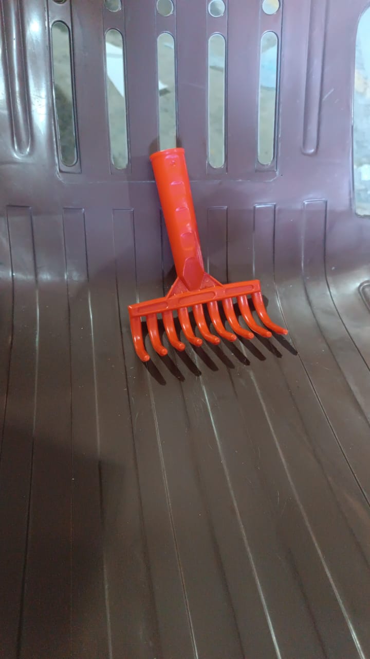 Heavy Duty Plastic Garden Hand Rake (1 Pc) 9-tooth Cultivator Tool